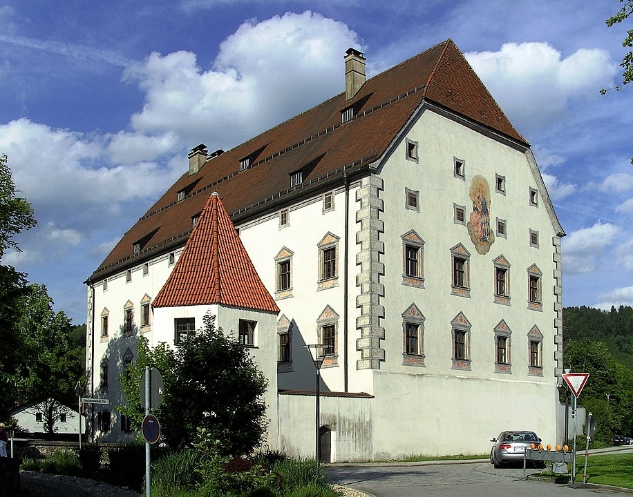 Fürstbischöfliches Wasserschloss Obernzell - Schloss Obernzell in der ErlebnisRegion Bayerischer Wald