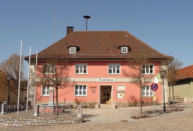 Rathaus Frauenau - Frauenau in der ErlebnisRegion Bayerischer Wald