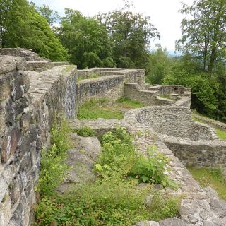Burgmauern - Burgruine Altnußberg bei Geiersthal in der ErlebnisRegion Bayerischer Wald