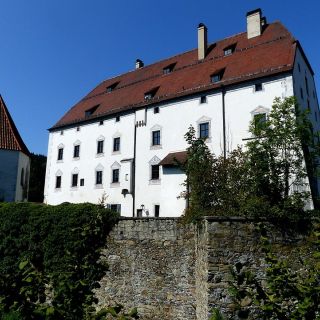 Schloss Obernzell Rückseite - Schloss Obernzell in der ErlebnisRegion Bayerischer Wald