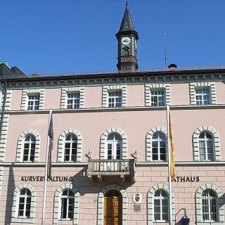 Rathaus und Kurverwaltung Zwiesel - Zwiesel in der ErlebnisRegion Bayerischer Wald