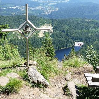 Aussichtspunkt Mittagsplatzl über dem Großen Arbersee - Mittagsplatzl in der ErlebnisRegion Bayerischer Wald